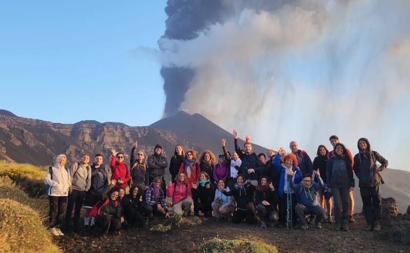 TREKKING SULL’ETNA: SCHIENA DELL’ASINO E GROTTA CASSONE