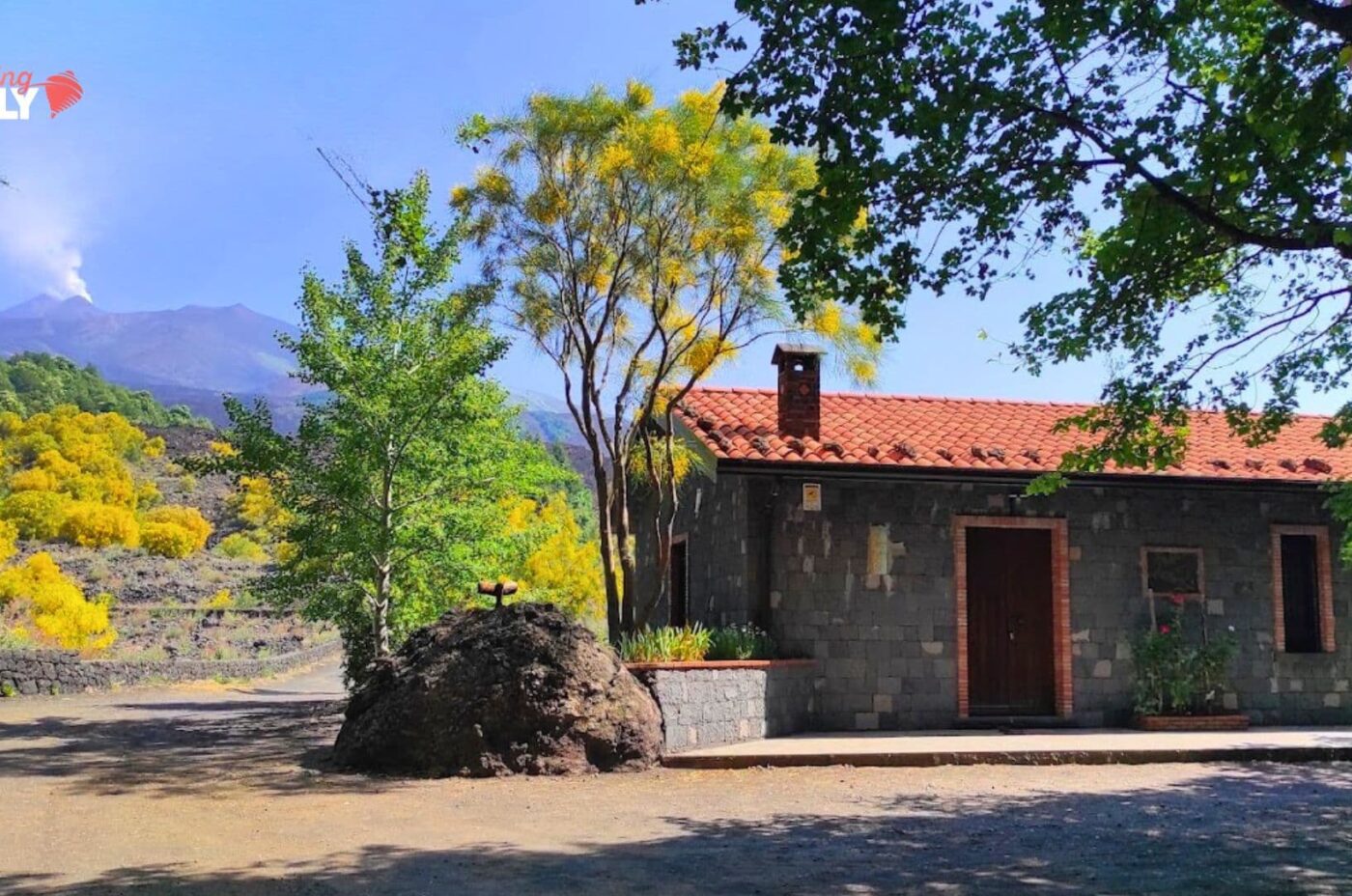 Trekking sull’Etna del primo maggio con pranzo in Rifugio