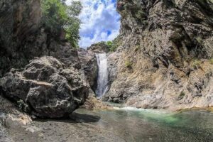 5 Cascate da Non Perdere in Sicilia Orientale: Un Viaggio tra Natura, Storia e Avventura