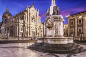 Catania Misteriosa: tour notturno tra sotterranei, leggende e segreti | 27 aprile 2025