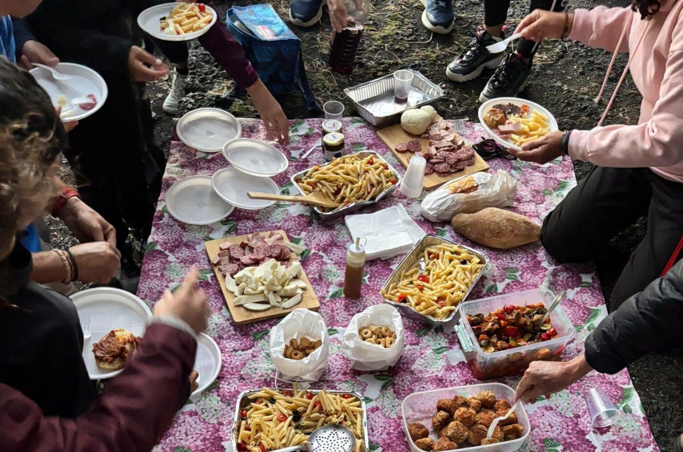 Etna d’autunno: trekking fino al Rifugio Gualberto con aperi-pranzo