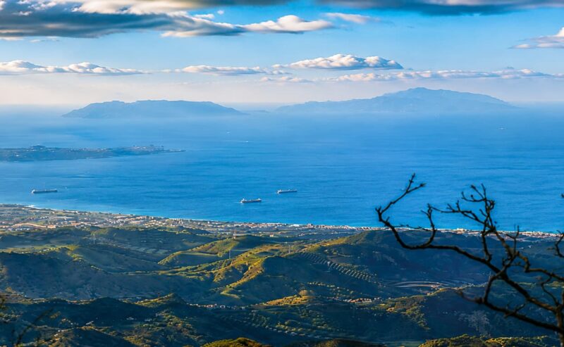 Sentiero dei Due Mari: trekking a Dinnammare tra Ionio e Tirreno